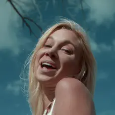 Brittany Bridgewater을(를) 듣고, 뮤직 비디오를 보고, 약력을 읽고, 투어 일정 등을 확인하세요!