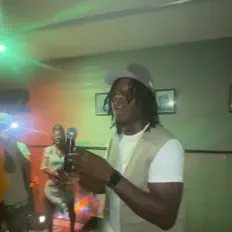 Écoutez FlynnDrixx, regardez des vidéoclips, lisez la biographie, consultez les dates de tournée et plus encore !