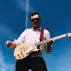 聆聽 Rick Fewmore、觀看音樂影片、閱讀小傳、查看巡演日期等！