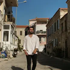 Dengarkan Burak Küçükağtaş, tonton video musik, baca bio, lihat tanggal tur & lainnya!