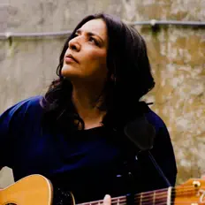 聆聽 Anju Christina、觀看音樂影片、閱讀小傳、查看巡演日期等！