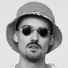 聆聽 Nuka-Naka、觀看音樂影片、閱讀小傳、查看巡演日期等！