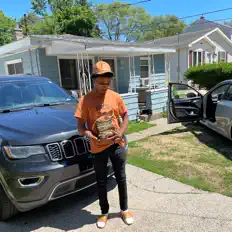 收听 S I L A S、观看音乐视频、阅读小传、查看巡演日期等 ！