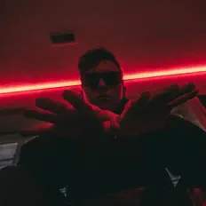 Hör dir Hxwk an, schau dir Musikvideos an, lies die Biografie, finde Tourdaten und mehr!