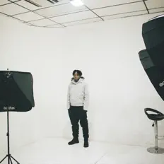 聆聽 KAYGEETHEBOI、觀看音樂影片、閱讀小傳、查看巡演日期等！