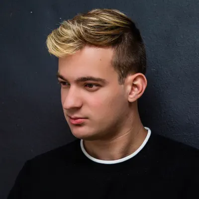 Listen to Lucas Larvenz, watch music videos, read bio, see tour dates & more!