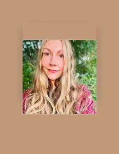 Leana Medicina을(를) 듣고, 뮤직 비디오를 보고, 약력을 읽고, 투어 일정 등을 확인하세요!