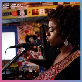 With the Sun (Live Session, Los Angeles, CA, 2017) Jam In the Van & Sunny War