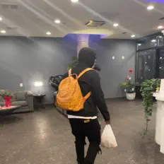 Dengarkan Quise Mac, tonton video musik, baca bio, lihat tanggal tur & lainnya!
