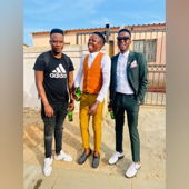 Avuxeni Xigazeni (Hi Leswo) (feat. Papa Rhulani & Sabawa)