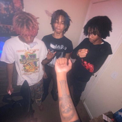 White tee (feat. Yvngrixhjunior) - Single