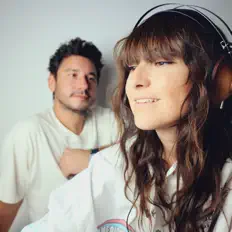 Poslechněte si interpreta Moonlight Breakfast, sledujte hudební videa, přečtěte si životopis, podívejte se na data turné a další informace.