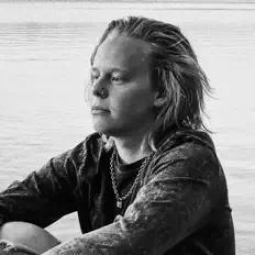 Escucha a Elias Torkelson, mira vídeos musicales, lee la biografía, consulta fechas de giras y mucho más.