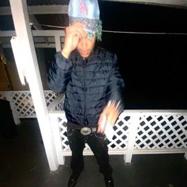 in the background Krvmpus