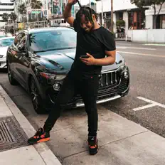 Hör dir Almightyy Tokk an, schau dir Musikvideos an, lies die Biografie, finde Tourdaten und mehr!