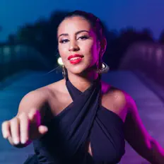 Ascolta Gabriella Martinez, guarda video musicali, leggi la biografia, vedi le date del tour & altro!