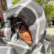 Ascolta Azzy Lei, guarda video musicali, leggi la biografia, vedi le date del tour & altro!