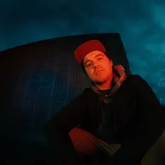 Écoutez Scalla, regardez des vidéoclips, lisez la biographie, consultez les dates de tournée et plus encore !