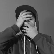 Hör dir Dr. Floydbeck an, schau dir Musikvideos an, lies die Biografie, finde Tourdaten und mehr!