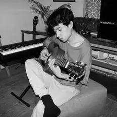 Poslechněte si interpreta Eivan, sledujte hudební videa, přečtěte si životopis, podívejte se na data turné a další informace.