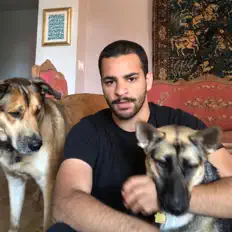 收听 i-sef u-sef、观看音乐视频、阅读小传、查看巡演日期等 ！