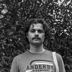 Escucha a Angru, mira videos musicales, lee su biografía, consulta las fechas de las gira y más.