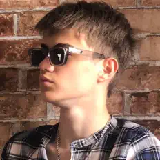 Ouve Fr0DA, vê vídeos de música, lê a biografia, vê as datas da digressão e muito mais!