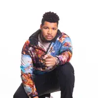 Ascolta undefined, guarda video musicali, leggi la biografia, vedi le date del tour & altro!