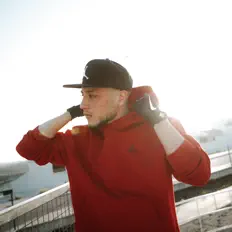 EMEDE을(를) 듣고, 뮤직 비디오를 보고, 약력을 읽고, 투어 일정 등을 확인하세요!