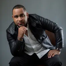 Ezequiel Brito सुनें, म्यूज़िक वीडियो देखें, बायो पढ़ें, दौरे की तारीखें और बहुत कुछ देखें!