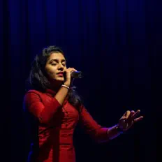 Ακούστε περιεχόμενο από Nuwandhika Senarathne, παρακολουθήστε μουσικά βίντεο, διαβάστε το βιογραφικό, δείτε ημερομηνίες περιοδείας, και πολλά ακόμη!