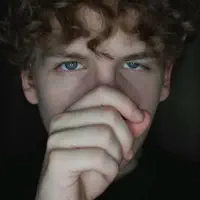 Luister naar undefined, bekijk muziekvideo's, lees de bio, bekijk de tourdata, en meer!