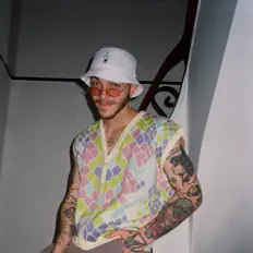 Dengarkan Matiu Colin, tonton video musik, baca bio, lihat tanggal tur & lainnya!