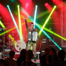 Listen to Natascha - das Steirermadl, watch music videos, read bio, see tour dates & more!