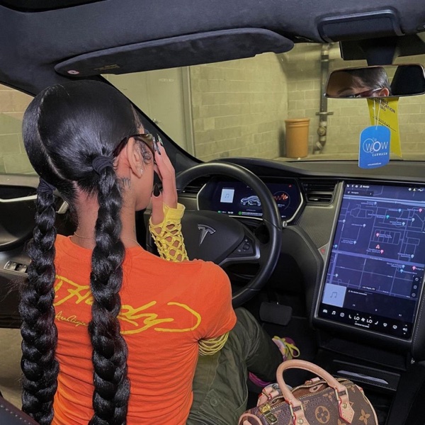Angelina (feat. Pb3nch & Kenitne)