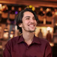 13L S'One을(를) 듣고, 뮤직 비디오를 보고, 약력을 읽고, 투어 일정 등을 확인하세요!