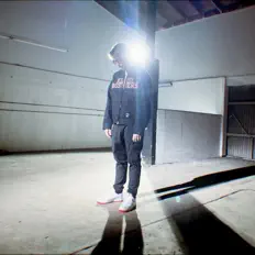 聆聽 Godbey、觀看音樂影片、閱讀小傳、查看巡演日期等！