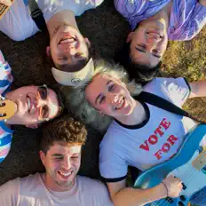 Rather Nice सुनें, म्यूज़िक वीडियो देखें, बायो पढ़ें, दौरे की तारीखें और बहुत कुछ देखें!