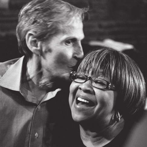 レヴォン・ヘルム - Apple Music