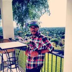 Yung D을(를) 듣고, 뮤직 비디오를 보고, 약력을 읽고, 투어 일정 등을 확인하세요!