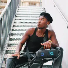 Poslechněte si interpreta FUNKBOIII DC, sledujte hudební videa, přečtěte si životopis, podívejte se na data turné a další informace.