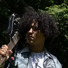 Escucha a Adrian Acosta, mira videos musicales, lee su biografía, consulta las fechas de las gira y más.