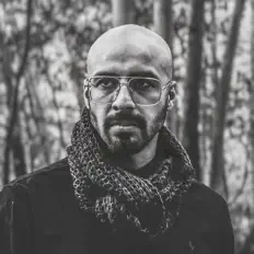 Ali Zareiを聴いたり、ミュージックビデオを鑑賞したり、経歴やツアー日程などを確認したりしましょう！