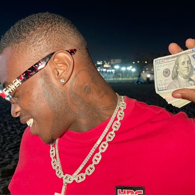 Listen to EltrapoMoochie2x, watch music videos, read bio, see tour dates & more!