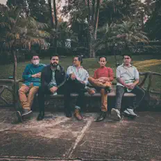 Listen to Casa de Kello, watch music videos, read bio, see tour dates & more!