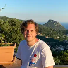 Hör dir berg & ström an, schau dir Musikvideos an, lies die Biografie, finde Tourdaten und mehr!