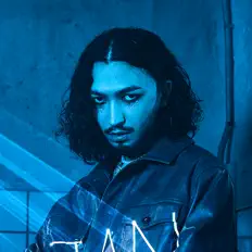 Ascolta JAN, guarda video musicali, leggi la biografia, vedi le date del tour & altro!