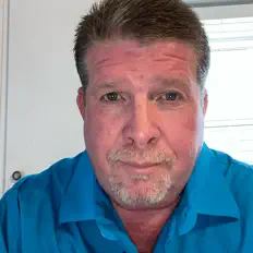 聆聽 Steve Edwards、觀看音樂影片、閱讀小傳、查看巡演日期等！