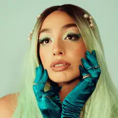 Dengarkan Cassandra Salas, tonton video musik, baca bio, lihat tanggal tur & lainnya!