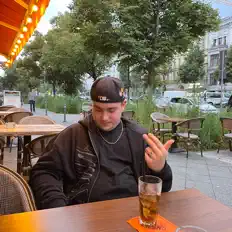 Poslechněte si interpreta prod.anno, sledujte hudební videa, přečtěte si životopis, podívejte se na data turné a další informace.